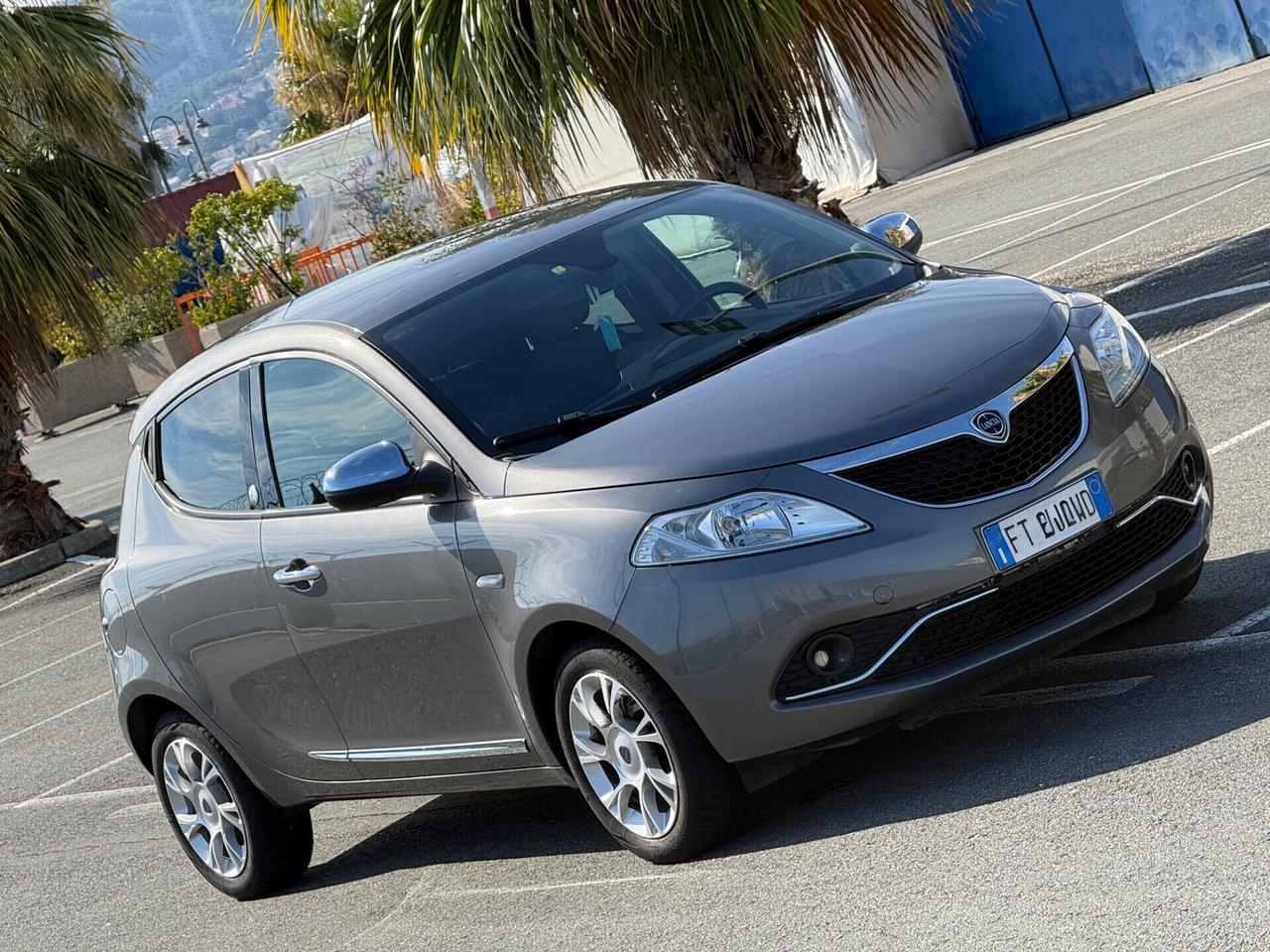 Lancia Ypsilon 1.2 69 CV-GPL-PERMUTABILE