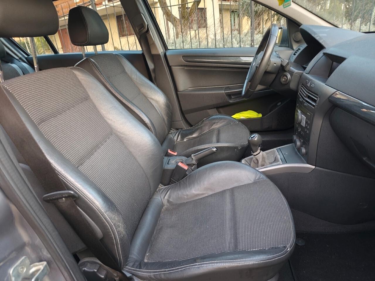 Opel Astra 1.4 16V Twinport 5 porte Cosmo