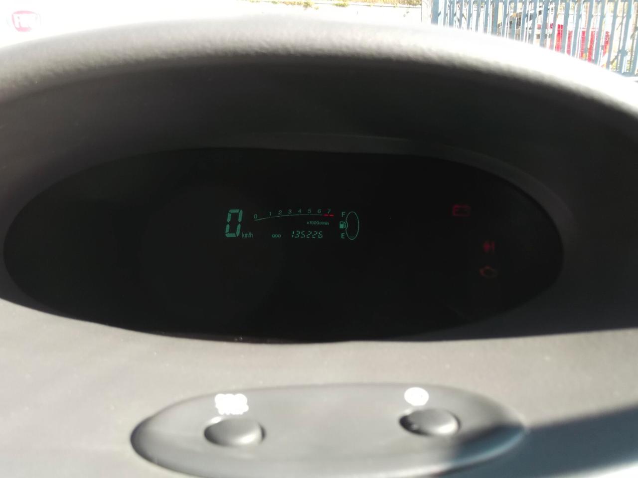 Toyota Yaris 1.0i 16V cat 5 porte aut. Sol - 31