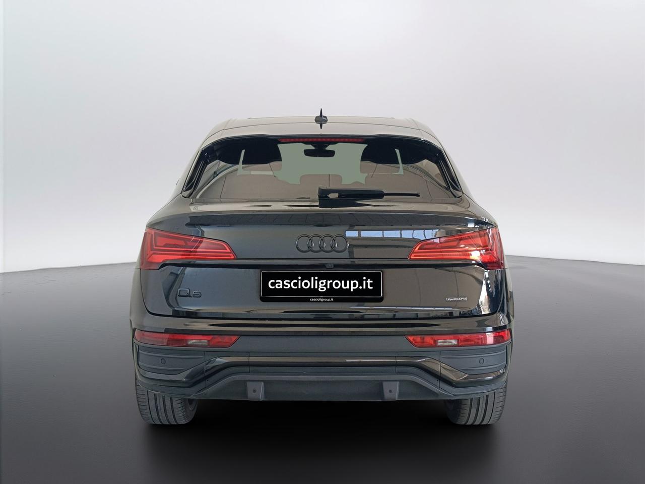 AUDI Q5 I Sportback 2021 - Q5 Sportback 40 2.0 tdi mhev 12V Identity Black quattro s-tronic