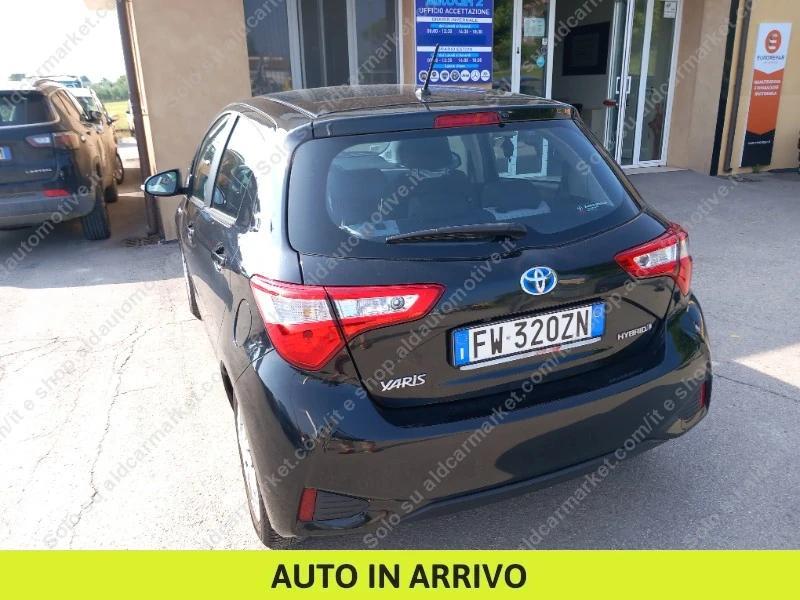 Toyota Yaris 5 Porte 1.5 VVT-i Hybrid Business E-CVT