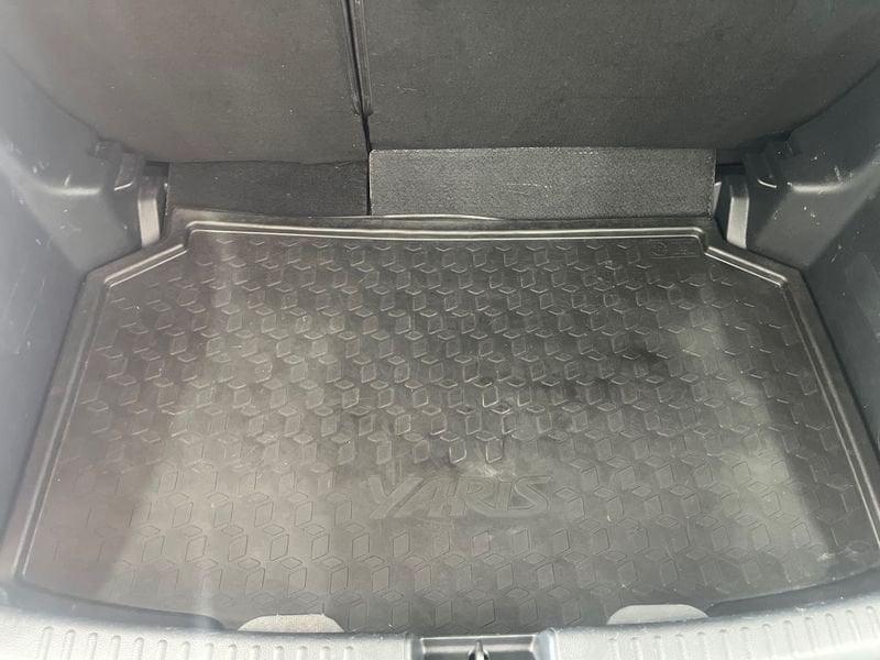 Toyota Yaris Yaris 1.5h Lounge