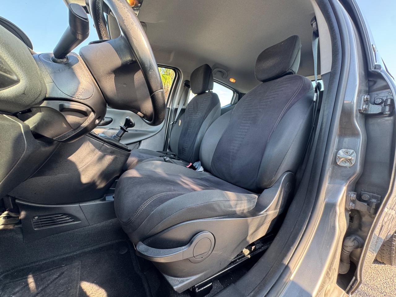 LANCIA YPSILON 1.2 BENZINA NEO PATENTATI 2013 12 MESI DI GARANZIA