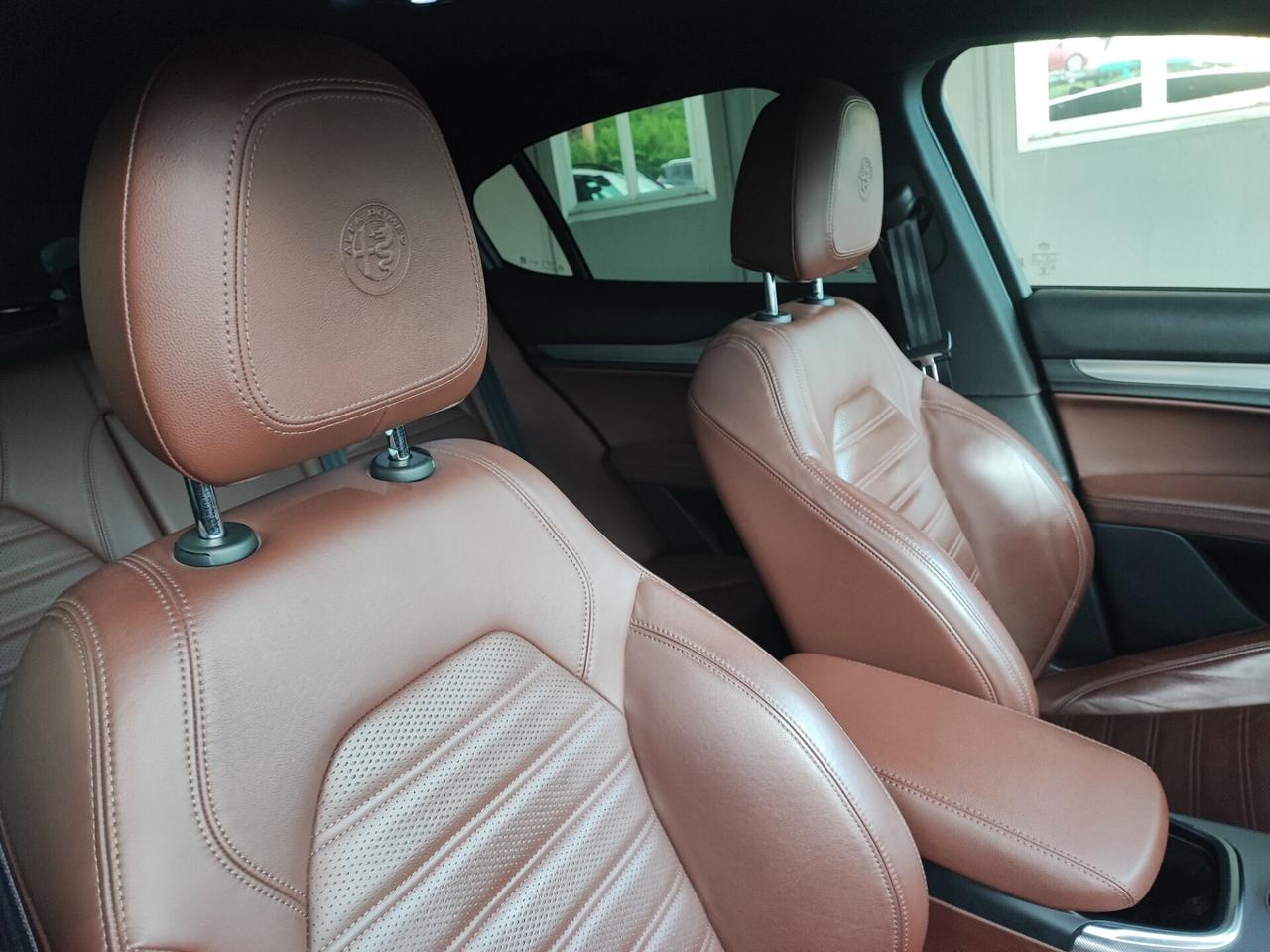 Alfa Romeo Stelvio 2.2 Turbodiesel 210 CV AT8 Q4 Veloce