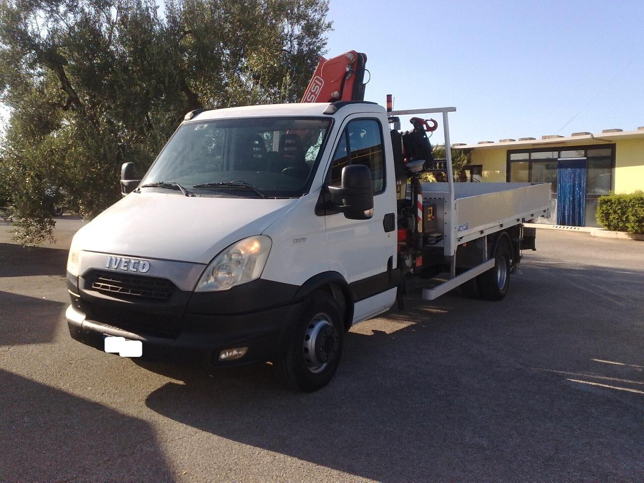 Iveco 65c17 3000cc cassone fisso con grù - 2013