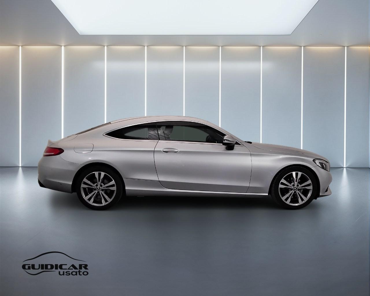 Mercedes-Benz Classe C-C205 2016 Coupe - C Coupe 220 d Sport 4matic auto