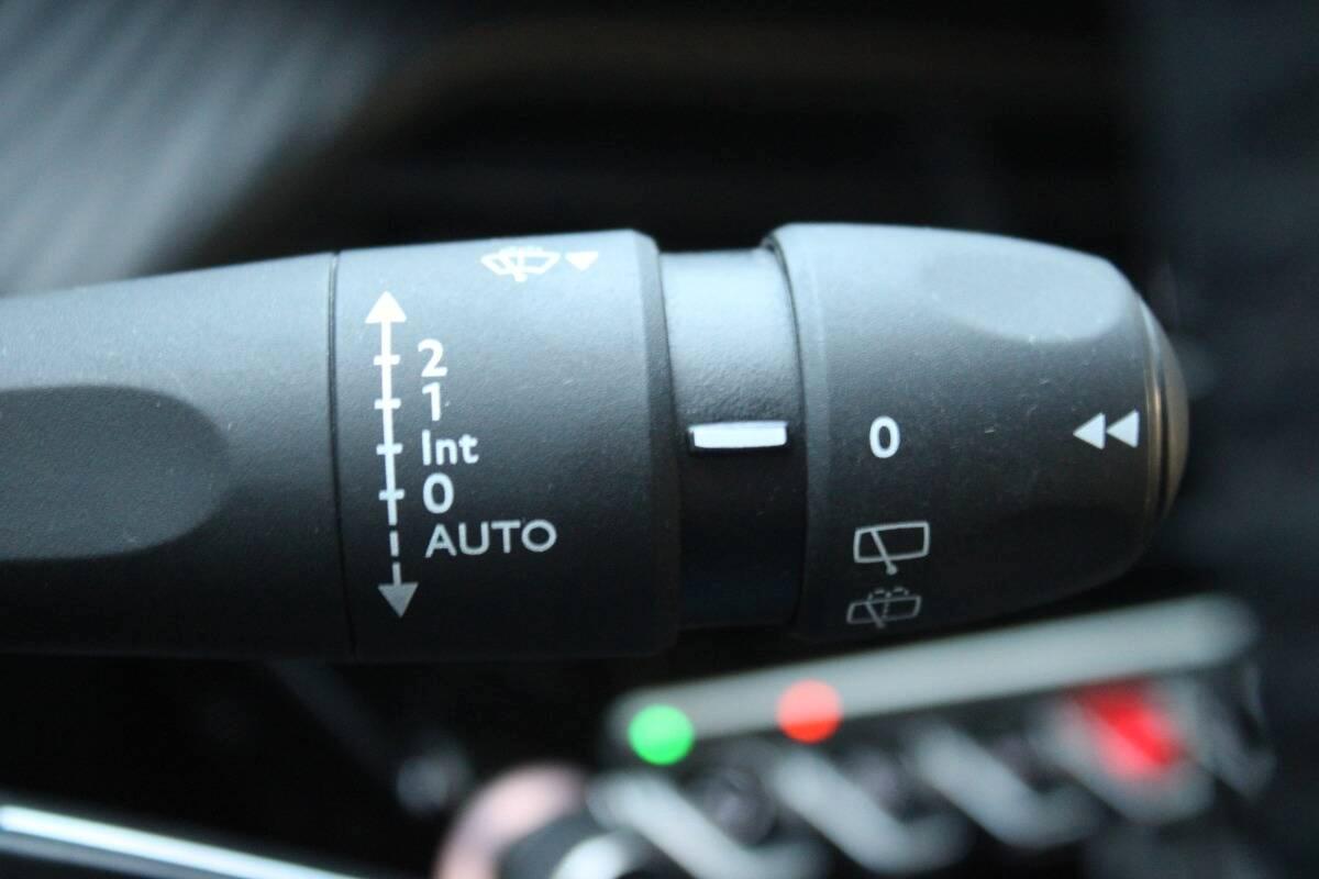 Peugeot 2008 1.2 puretech Active s&s 100cv con CarPlay