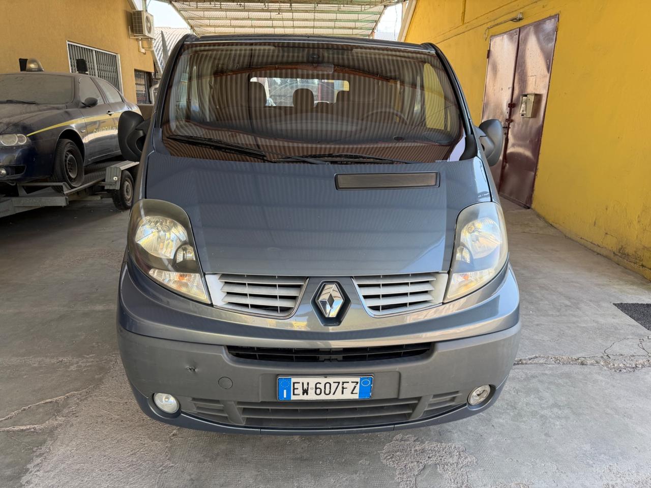 Renault Trafic 2.0dci 9 posti Clima -2014