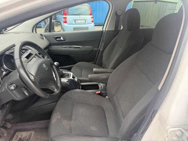 PEUGEOT 5008 1.6 HDi 115CV Allure senza nessun lavoro da fare