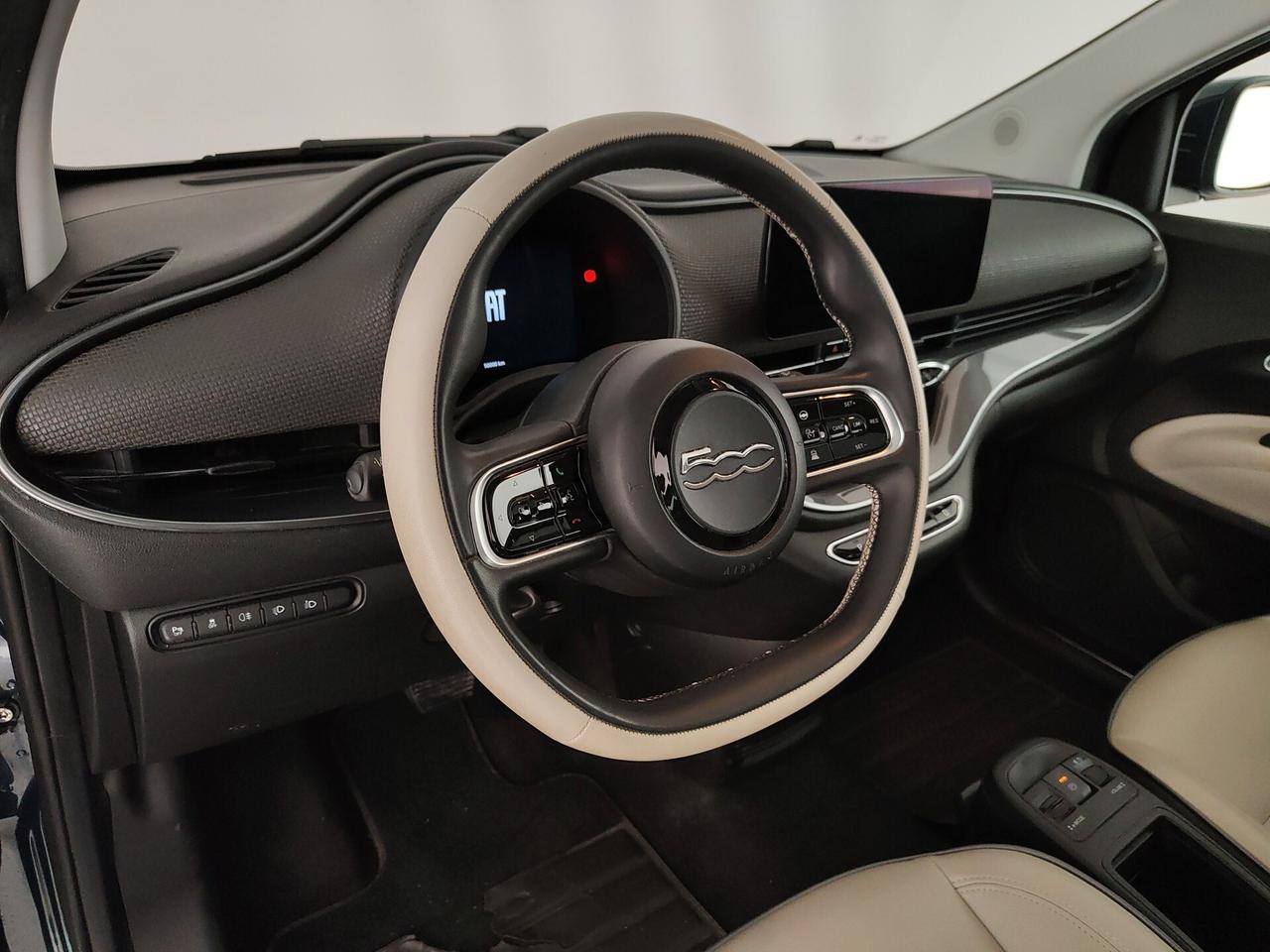 Fiat 500e Berlina 42 kWh La Prima