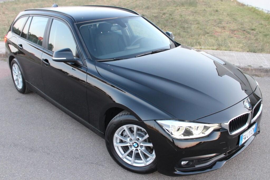BMW 318d Touring Aut. *RETROCAMERA *FULL LED