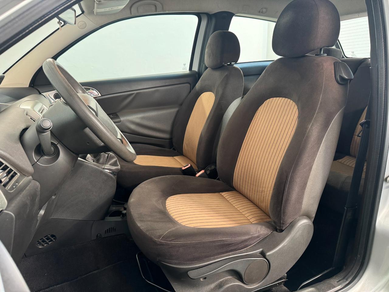 Ypsilon 1.2 8v Argento OK NEOPATENTATI 1PROPR.