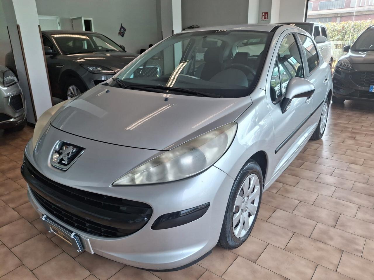 Peugeot 207 *5p 1.4 8v One-Line*NEOPATENTATI
