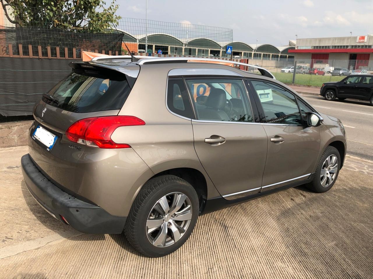 Peugeot 2008 1.2 VTi 82CV Allure