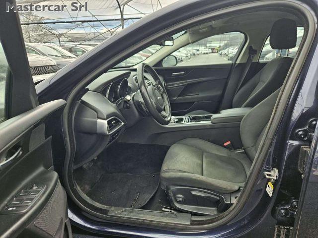 JAGUAR XE XE 2.0d Pure Business edition 180cv tg: FG873SR