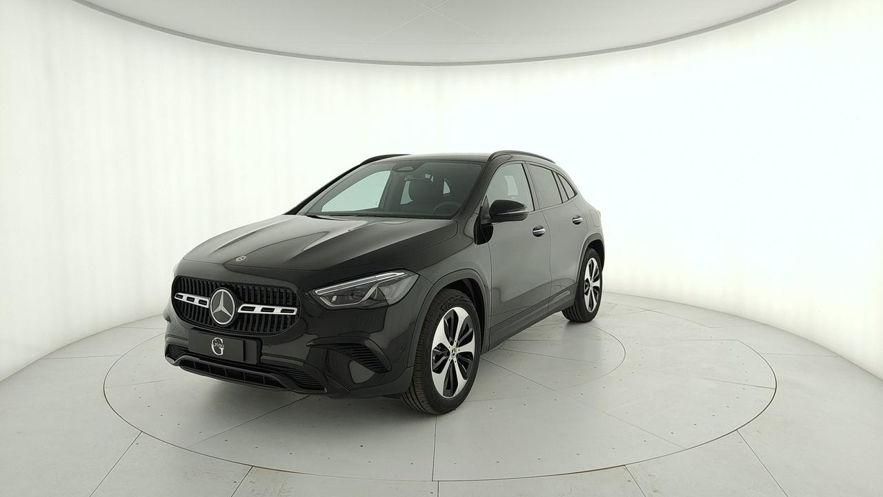 Mercedes-Benz GLA 200 d automatic
