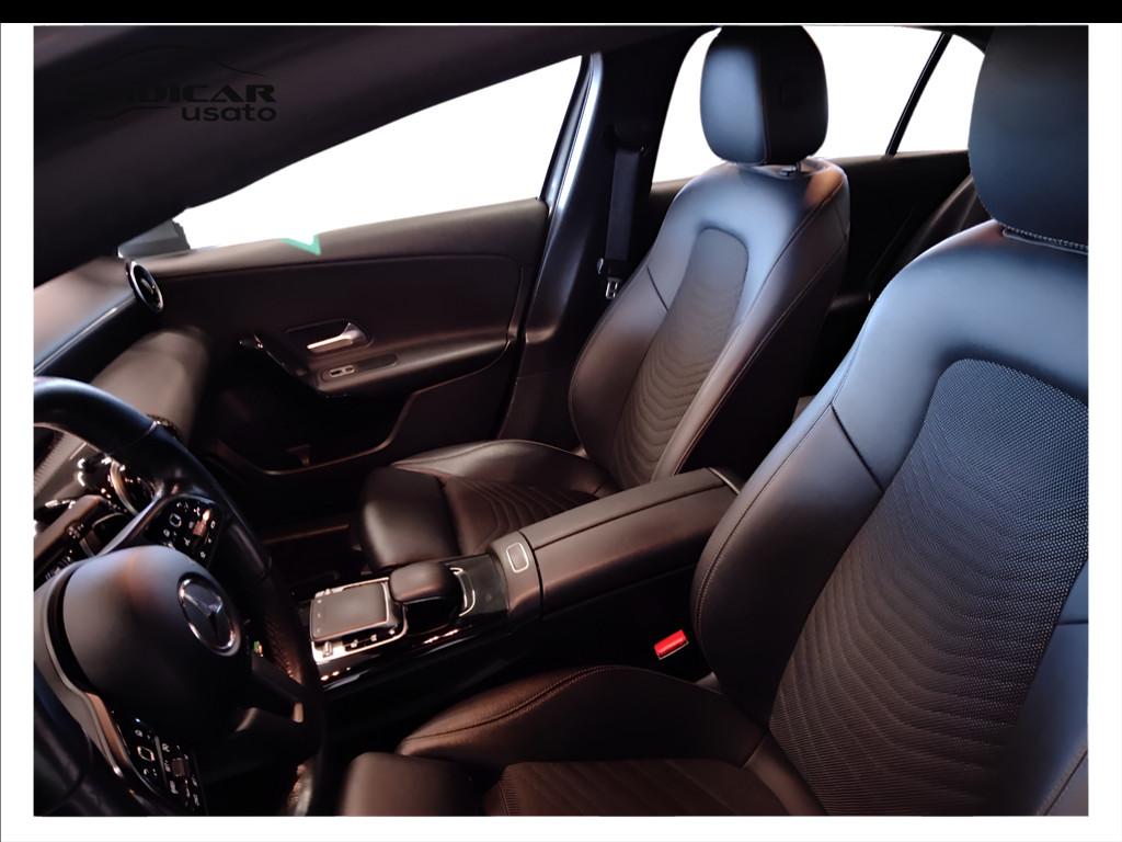 Mercedes-Benz Classe A - W177 2018 - A 180 d Sport auto