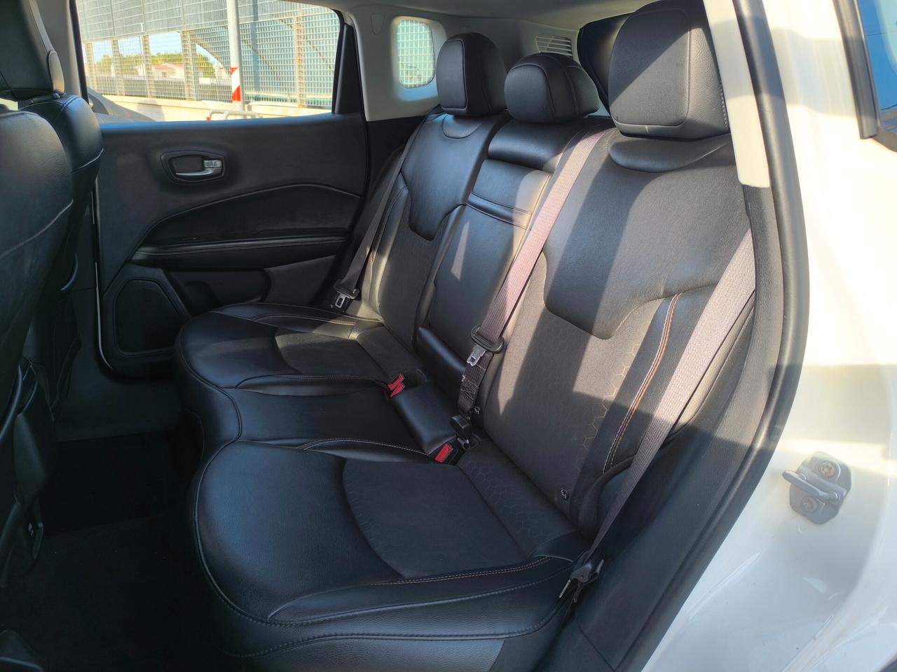 JEEP COMPASS BUSINESS 1.6 DIESEL 120cv LED/NAVI/SENS.POST