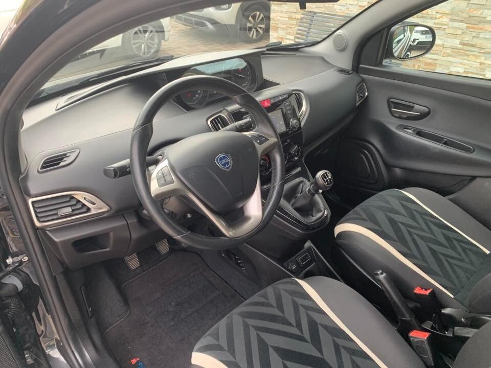 Lancia Ypsilon 1.2 69 CV 5 porte Gold 2017