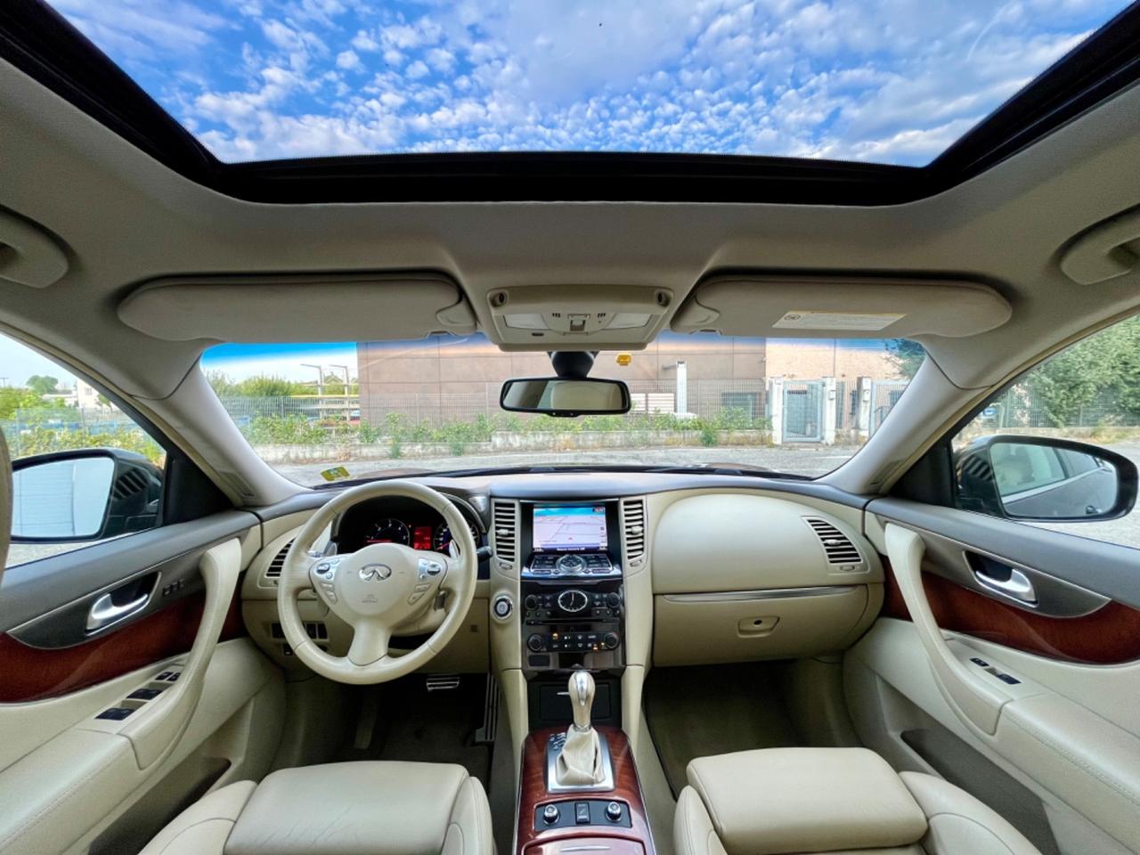 Infiniti FX FX30d S Premium 3.0d 2011 142.000km perfetta