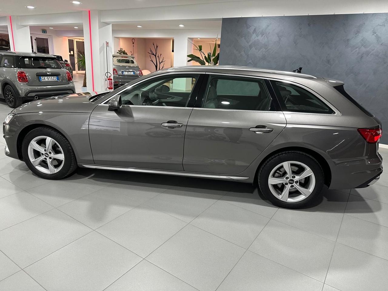 Audi A4 Avant 30 2.0 tdi s-tronic