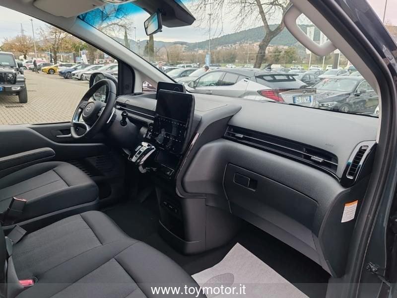 Hyundai Staria 1.6 HEV AT 2WD 9 posti Wagon