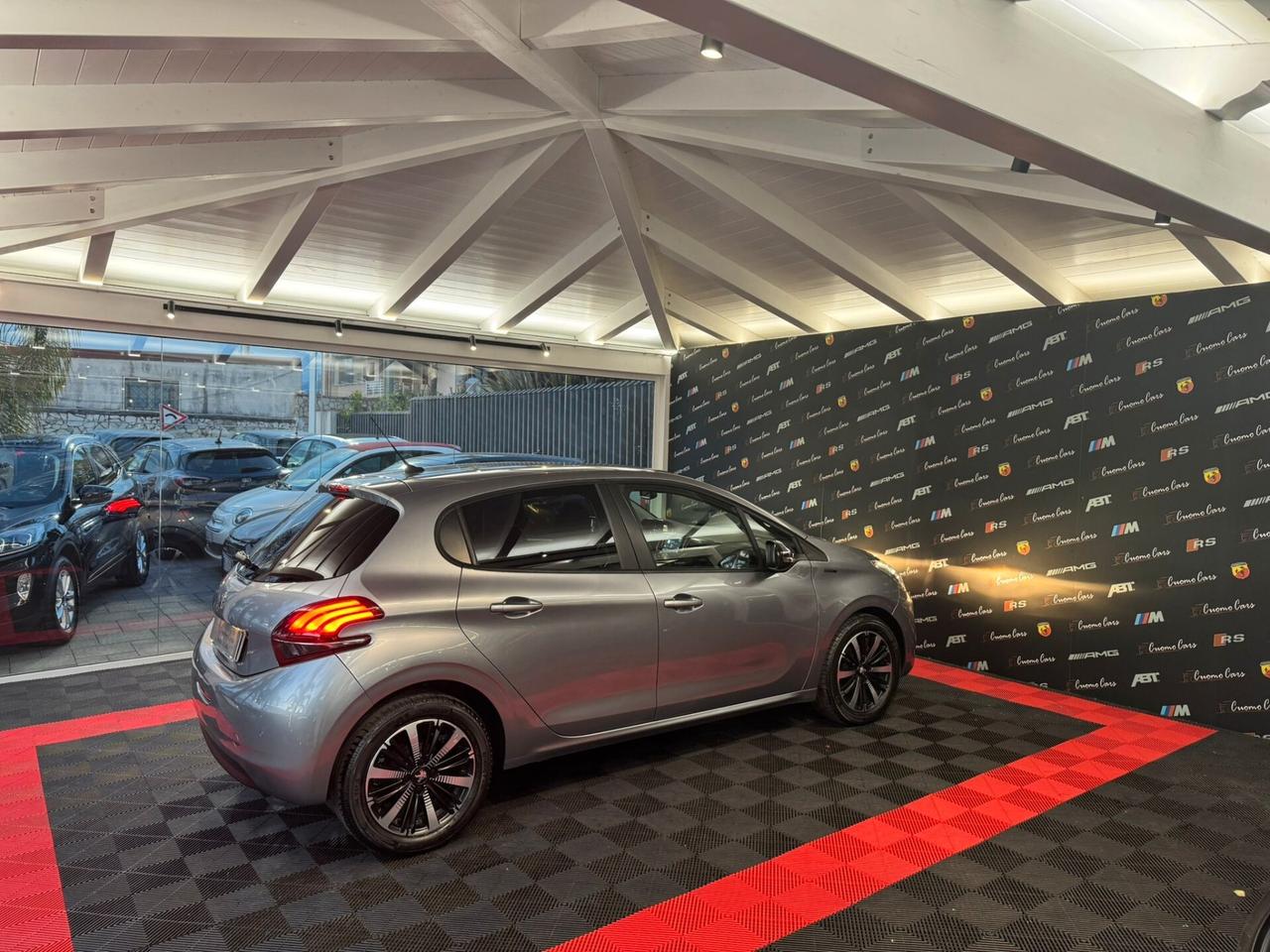 Peugeot 208 PureTech Stop&Start 5 porte Signature