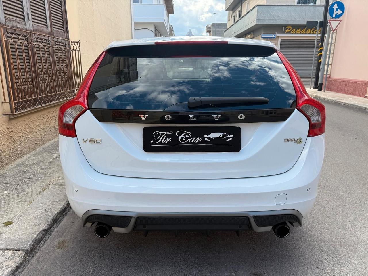 VOLVO V60 R-DESIGN 1.6 D2 115CV PELLE NAVI CRUISE ANNO 2012