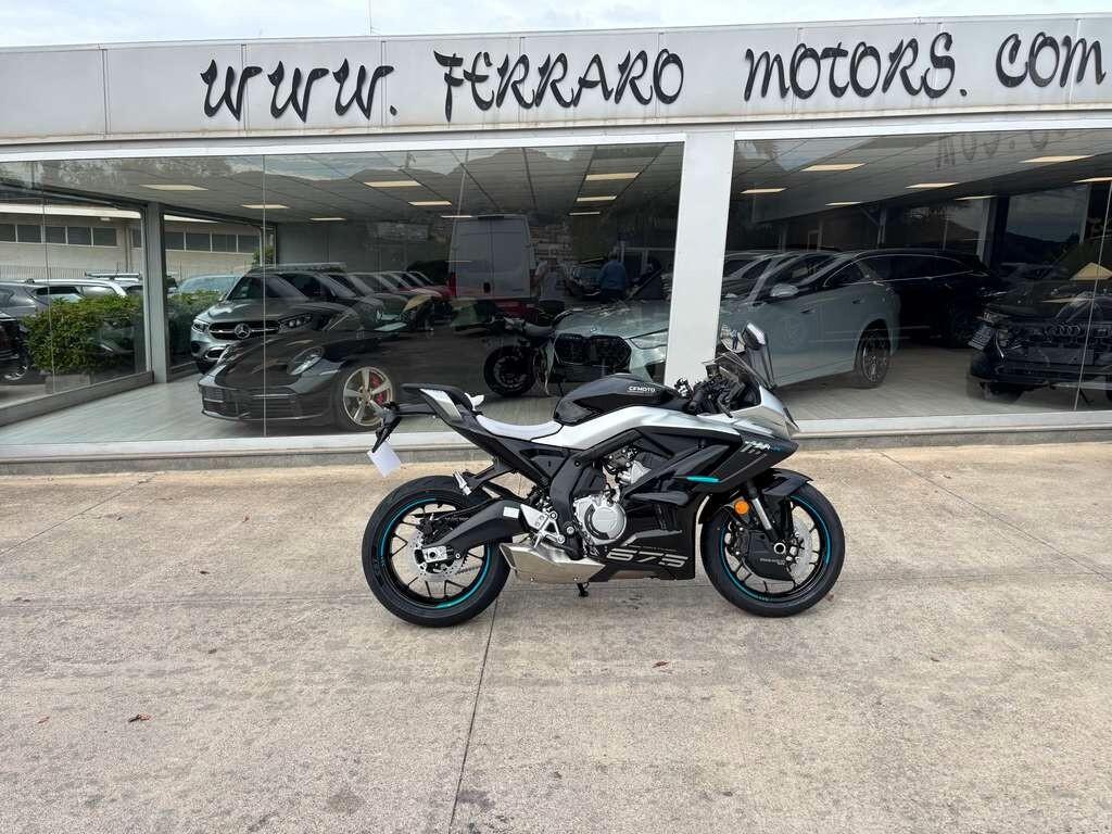 CfMoto 675 sr-r piccolo mostriciattolo a 75 euro al mese senza anticipo