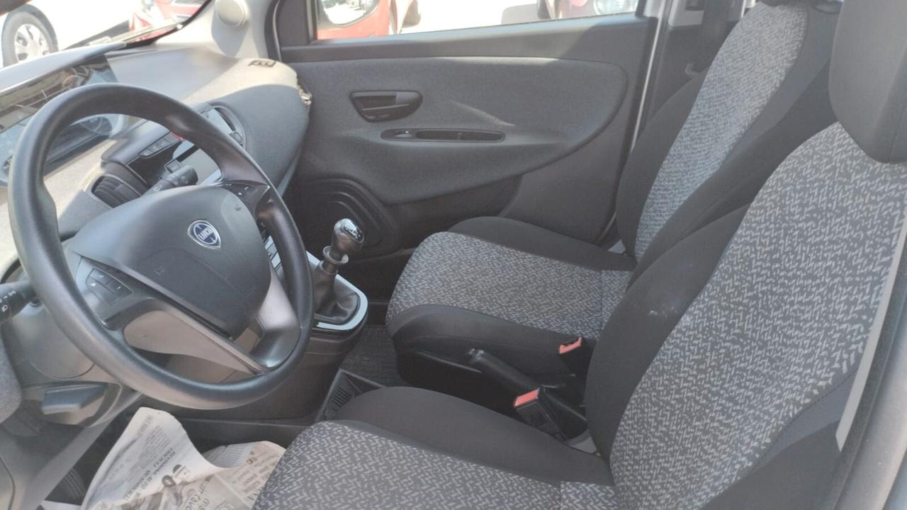 Lancia Ypsilon 0.9 TwinAir 5 porte Metano Ecochic Gold benzina metano