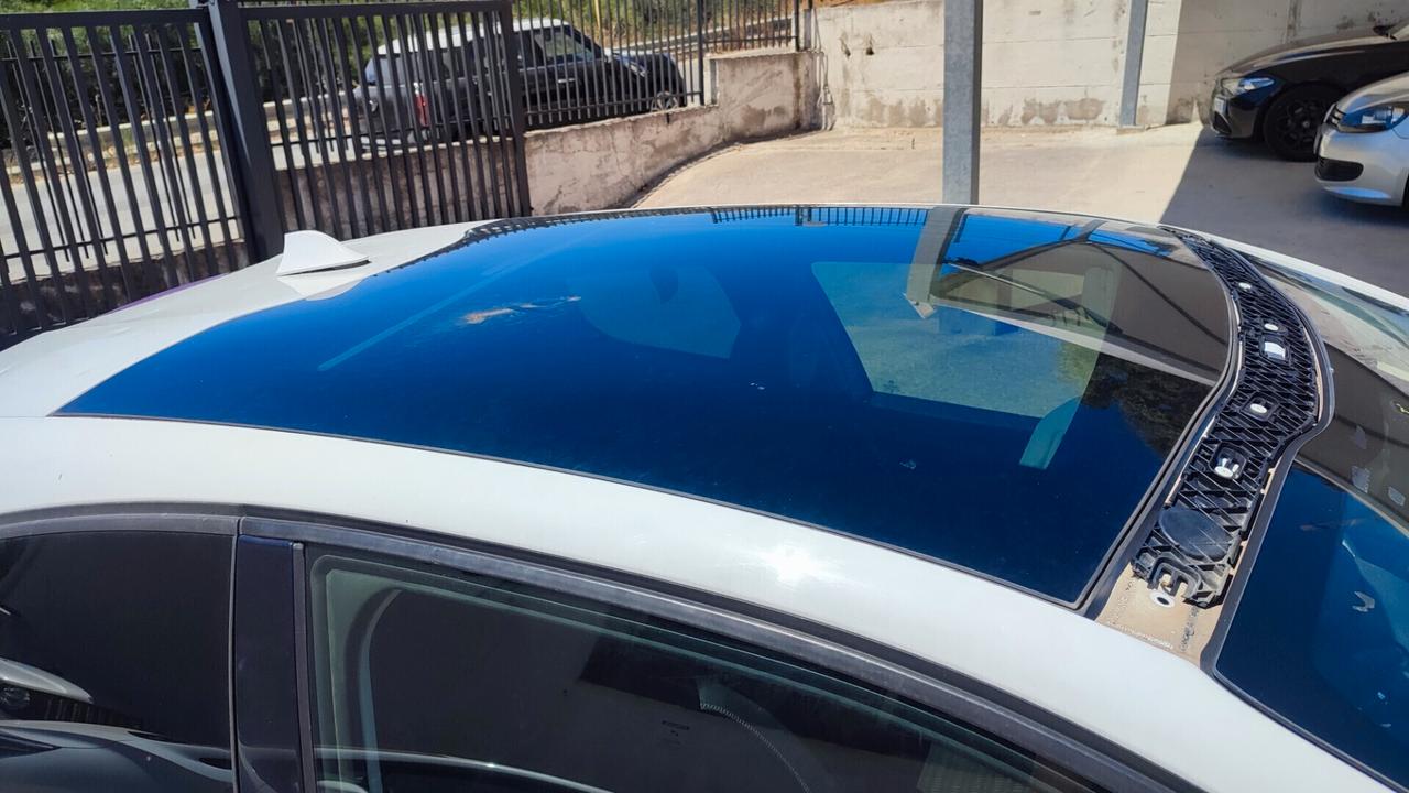 Peugeot 208 1.4 HDi TETTO PANORAMICO