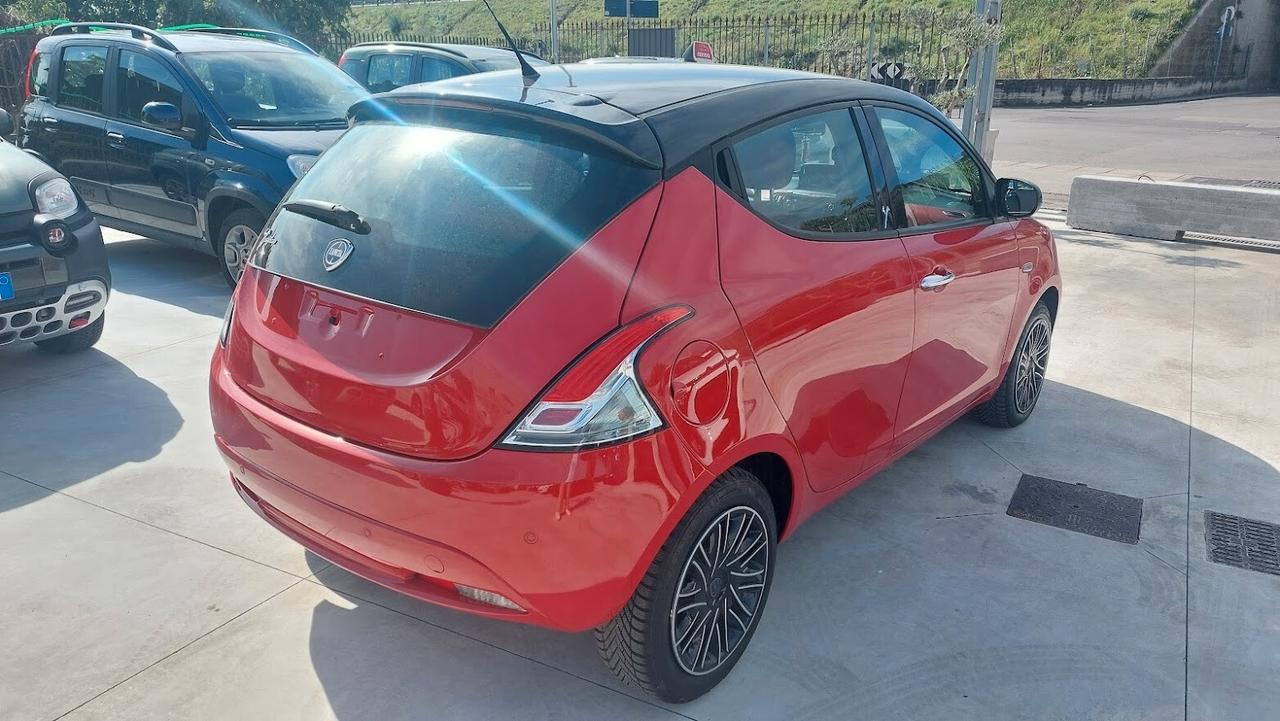 Lancia Ypsilon 1.3 MJT 16V 95 CV 5 porte 2012