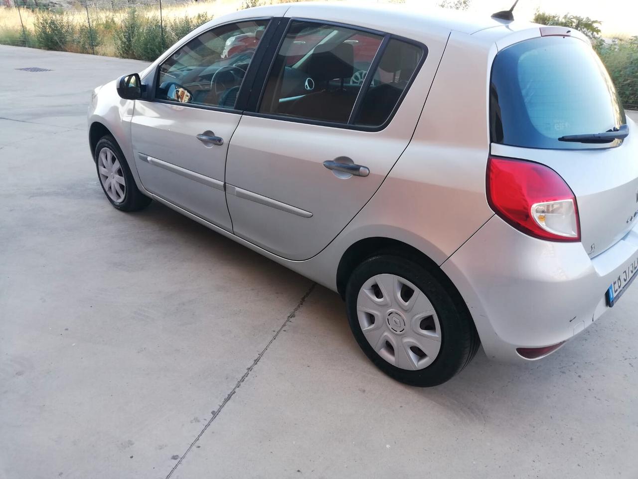 Renault Clio 1.2 16V 5 porte Dynamique