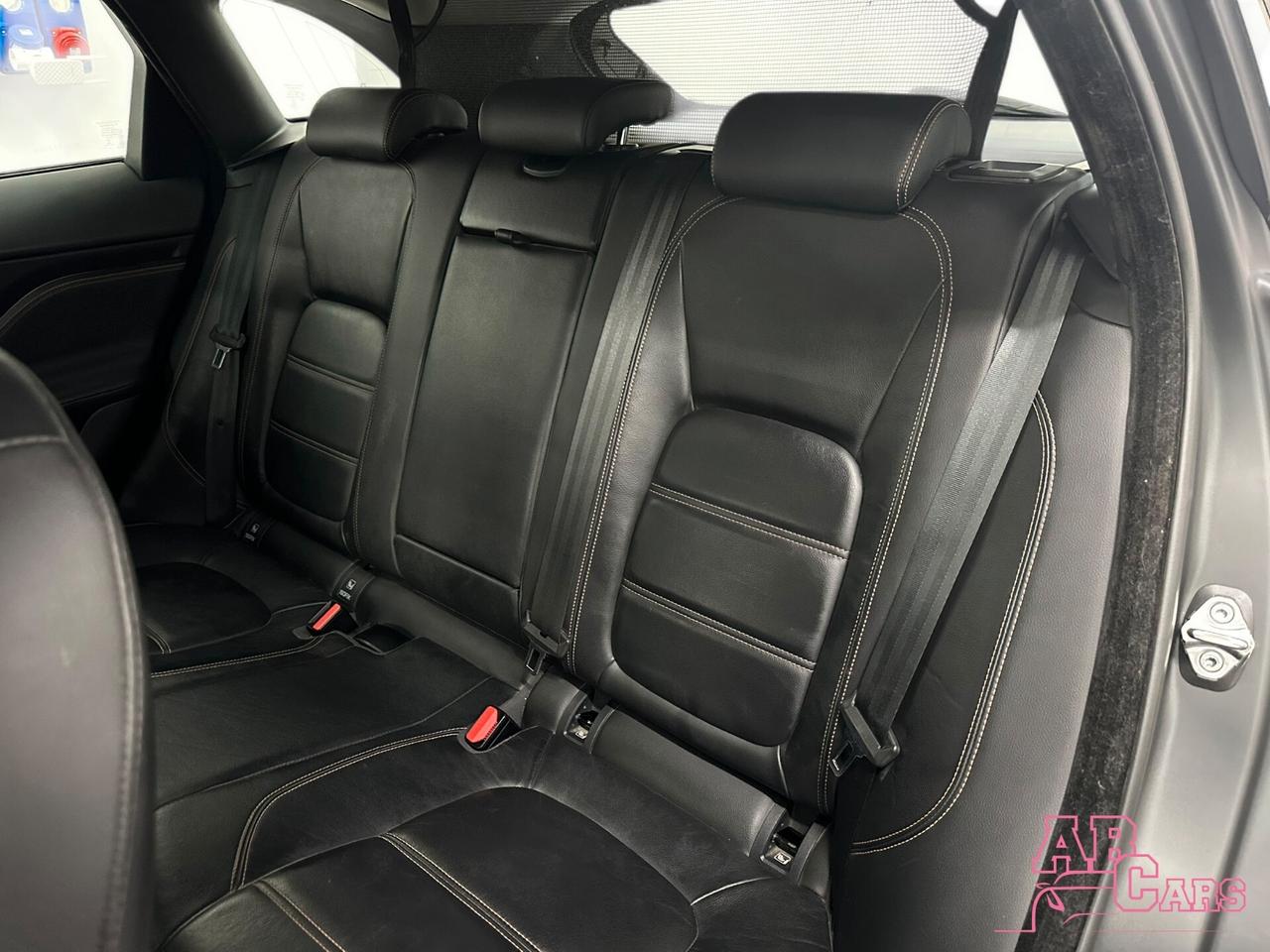 Jaguar F-Pace 2.0 D 180 CV AWD Portfolio