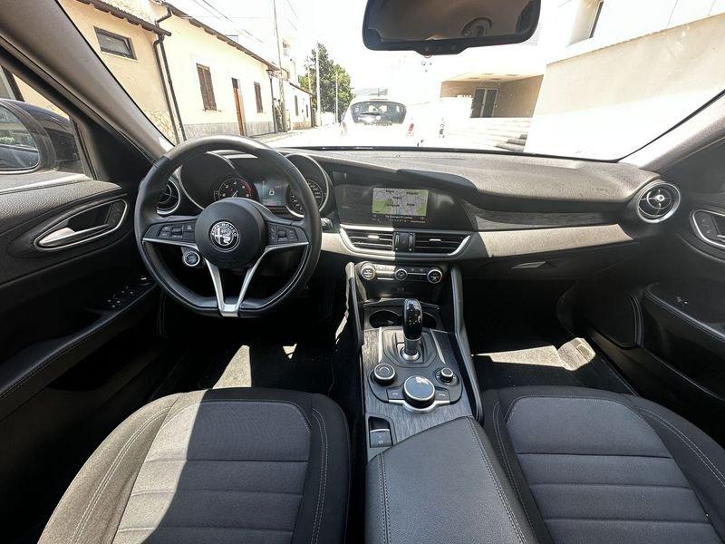 Alfa Romeo Giulia 2.2 Turbo AT8 160CV Business