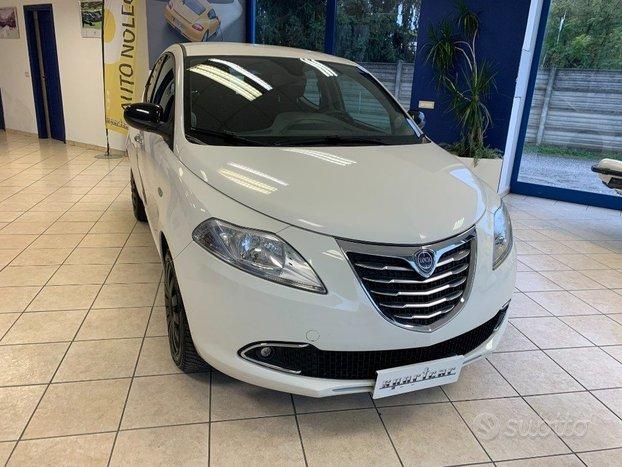 LANCIA Ypsilon 1.2 69 CV 5 porte S&S Silver