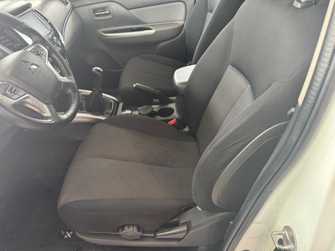 Mitsubishi L200 2.4 DI-D/181 cav double cab king nav MGN
