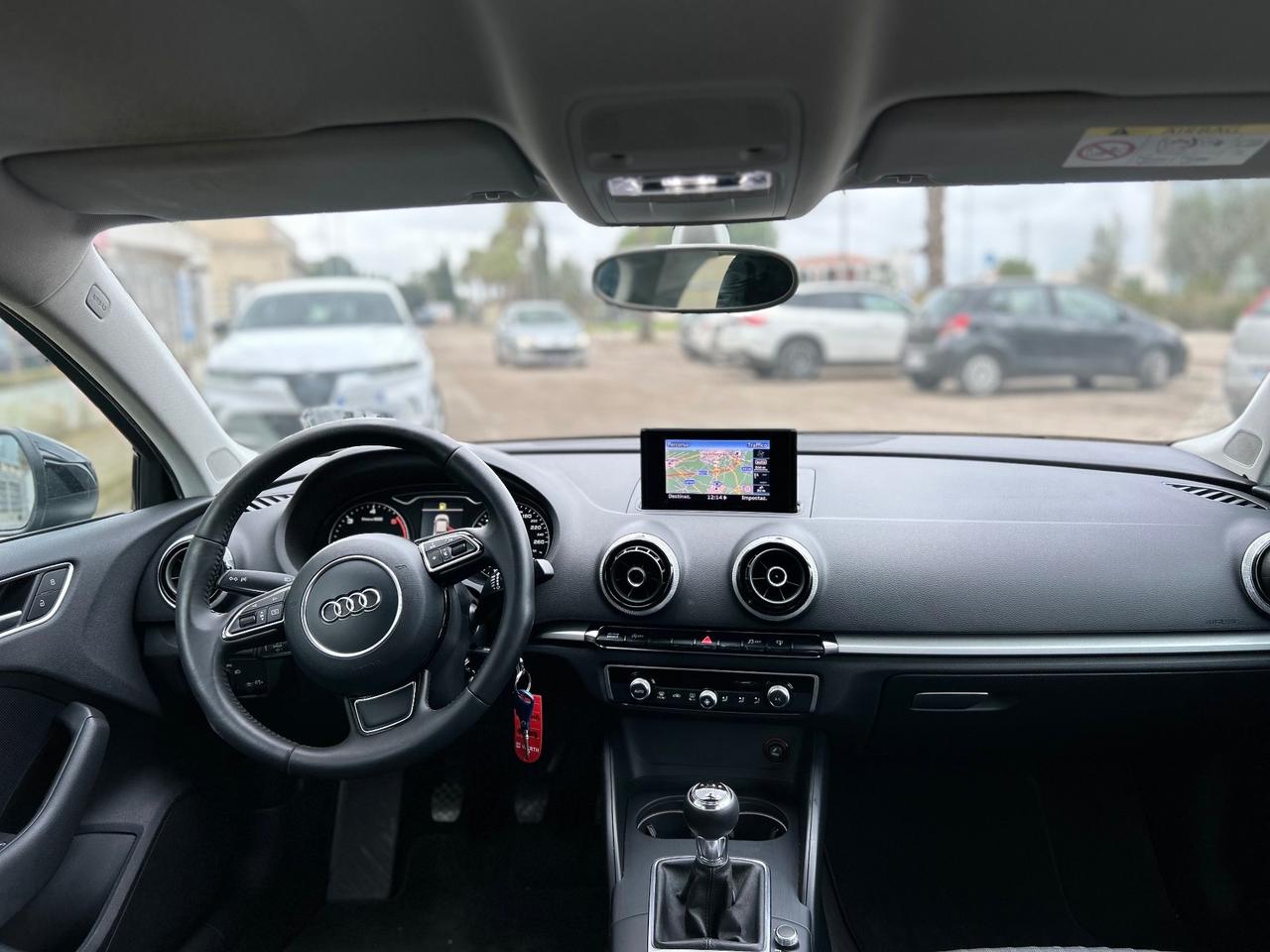 Audi A3 2.0 TDI 150cv sedan S-Line