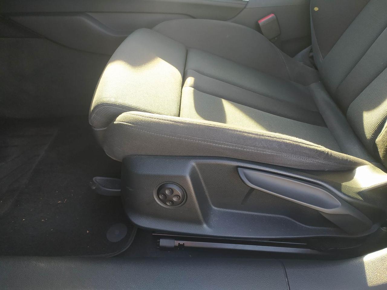 Audi A4 Business Advanced 2.0 35 TDI MHEV #8151