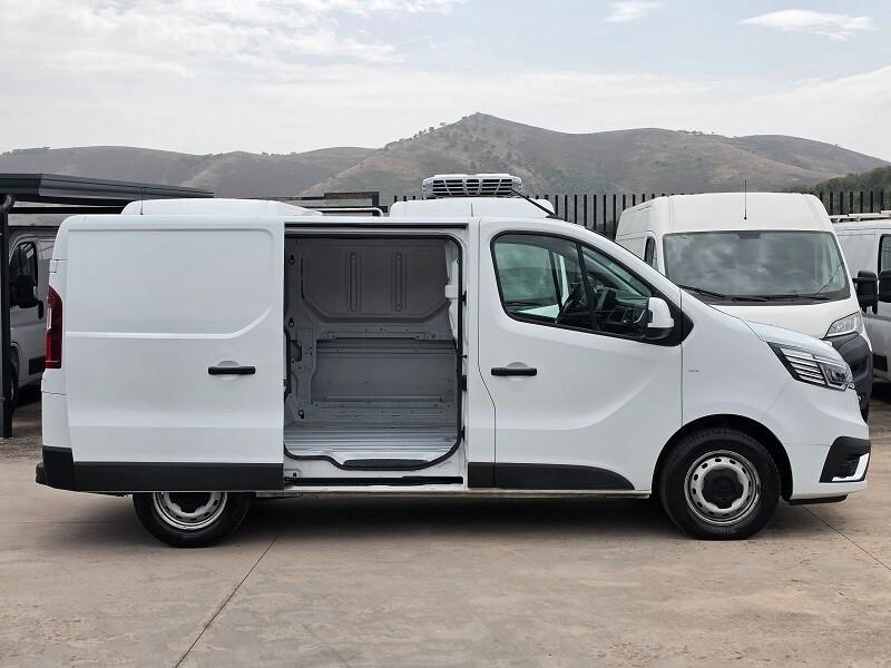 RENAULT Trafic T27 2.0 dCi 150 L1H1 TOUCH 8 CAM 23