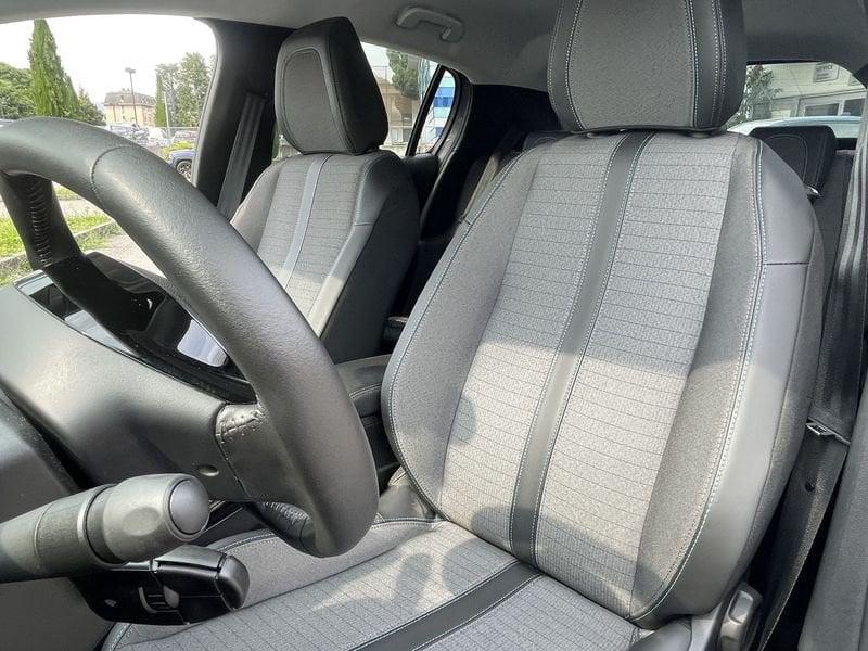 Peugeot 208 motore elettrico 136 CV 5 porte Allure