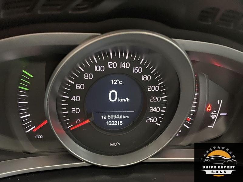 Volvo V40 D2 Geartronic R-Design Momentum