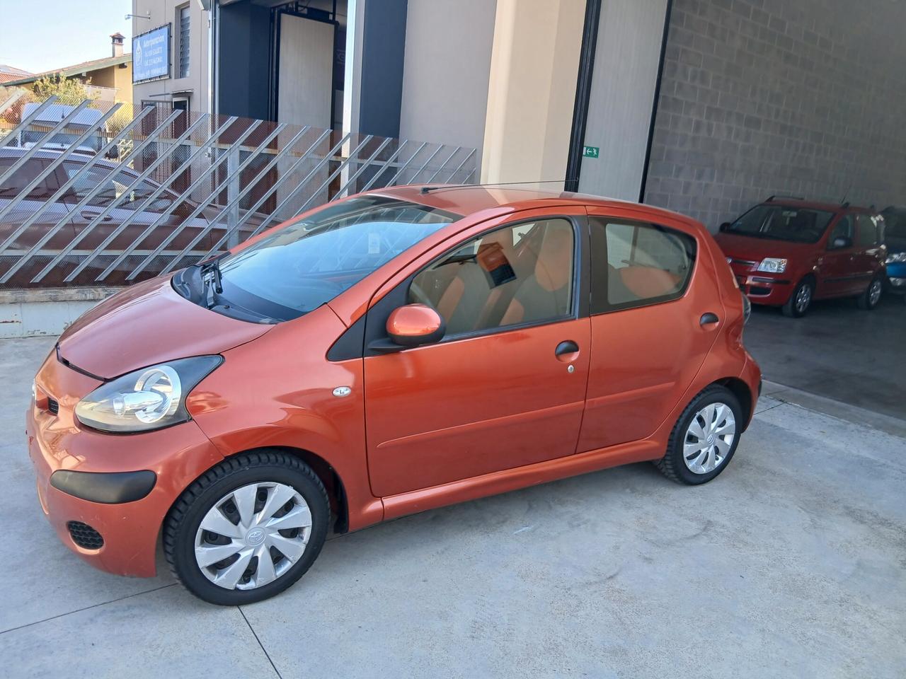 Toyota Aygo 1.0 12V VVT-i 5 porte Orange Connect