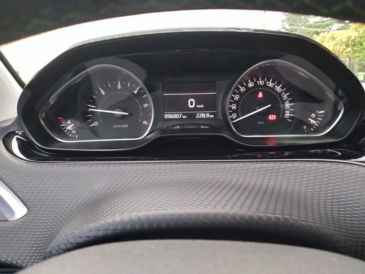 Peugeot 208 BlueHDi 75 5 porte Allure