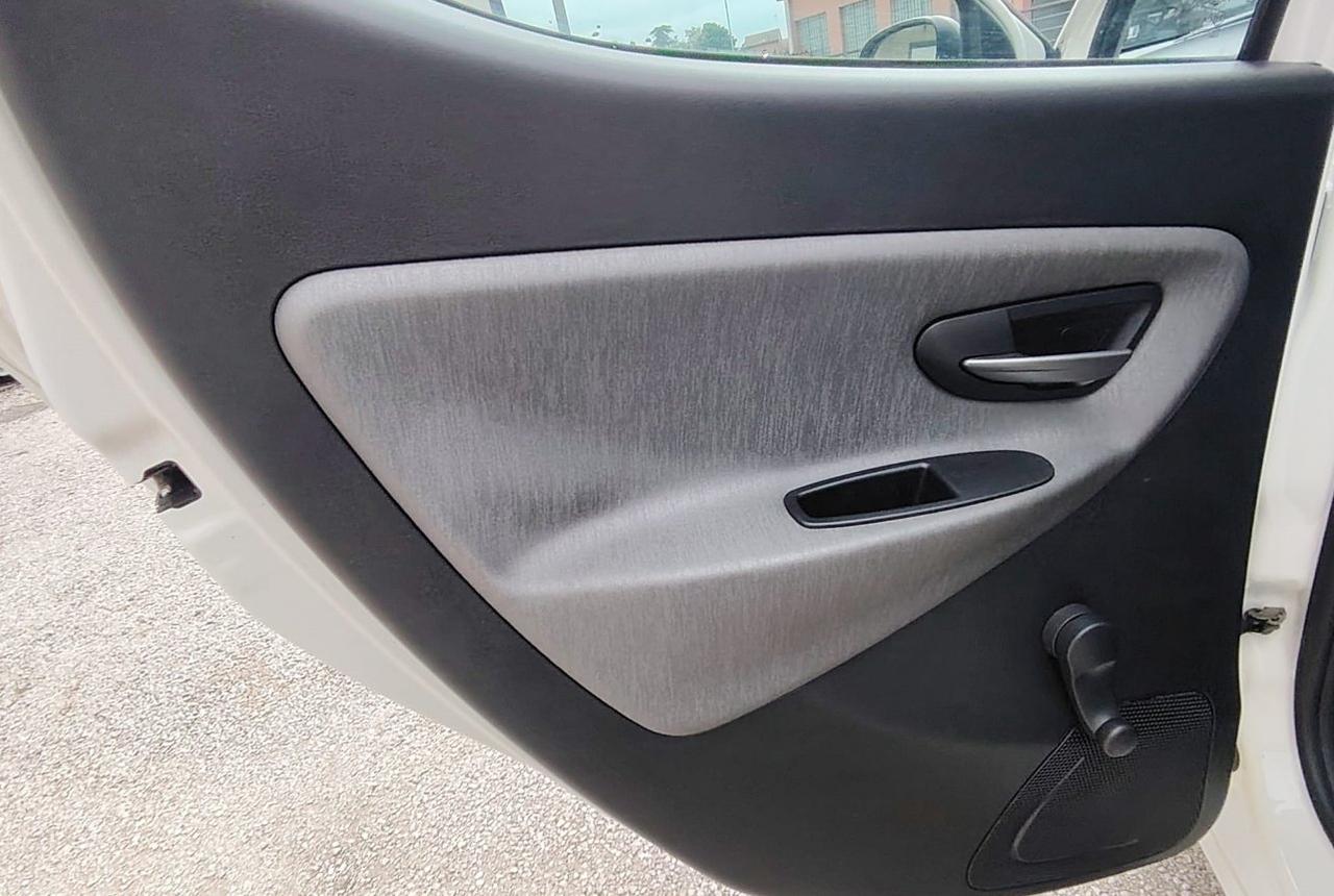 LANCIA Ypsilon 0.9 TwinAir 85 CV 5 porte Metano Ecochic Gold