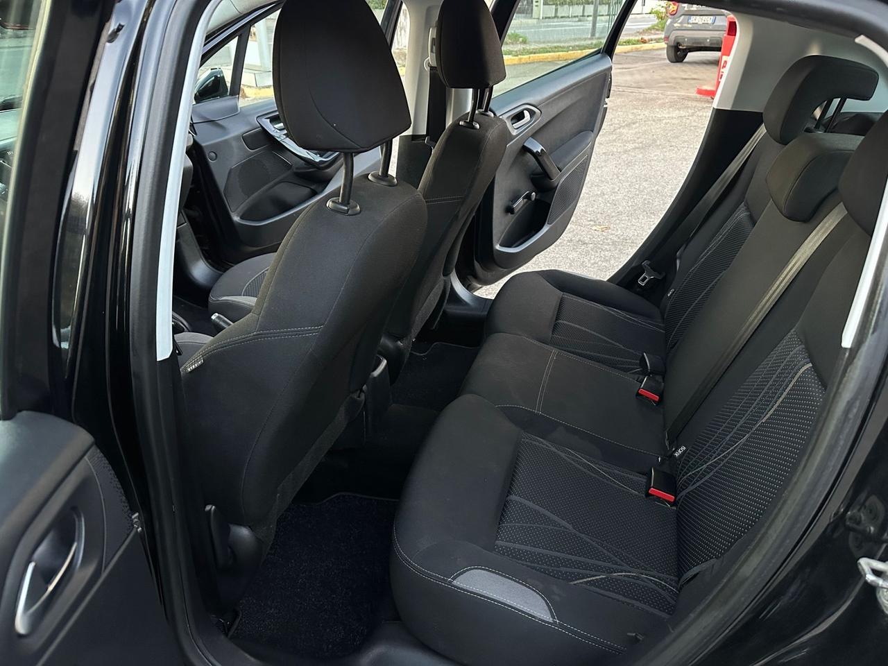 Peugeot 208 1.4 e-HDi 68CV Stop&Start 5 porte Allure 2013