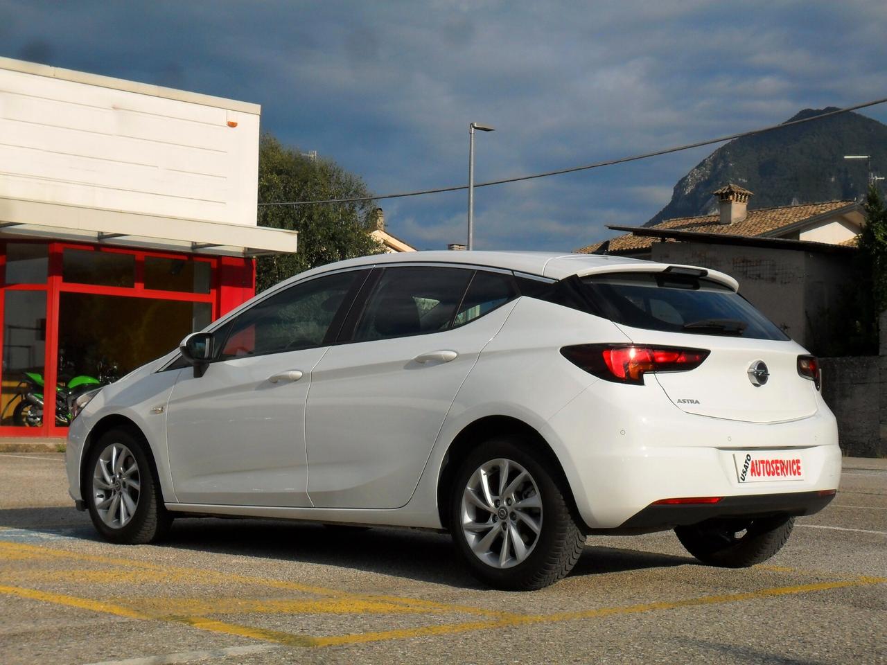 Opel Astra 1.6 CDTi Business Berlina 5porte
