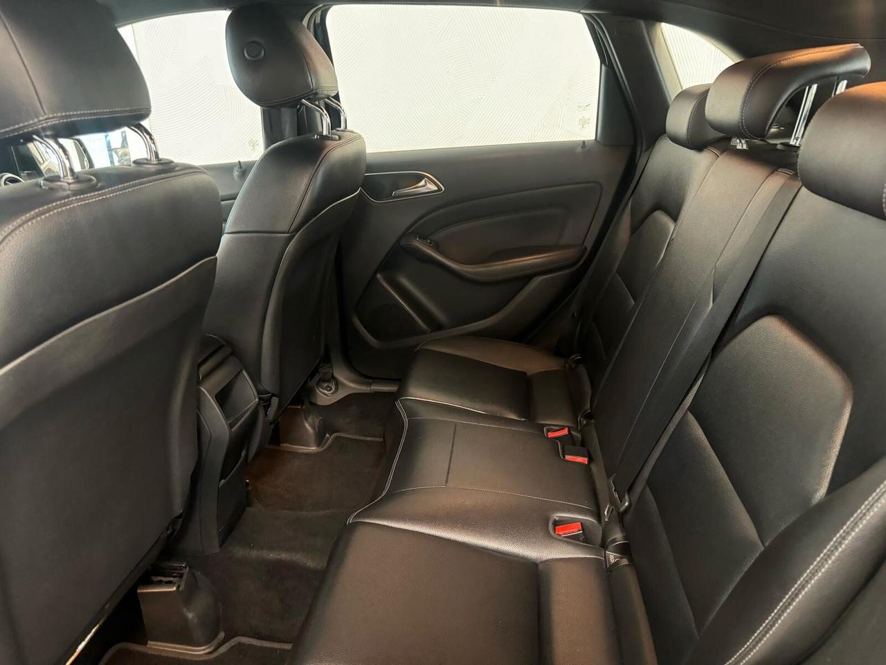 Mercedes-benz B 180 B 180 d Automatic Premium