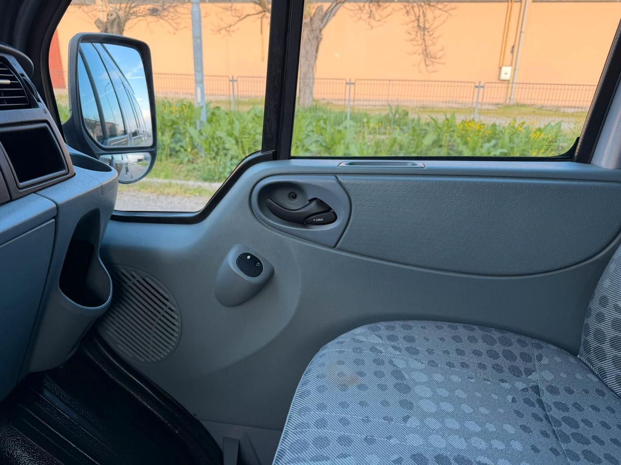 FORD TRANSIT 2.2 TETTO ALTO PASSO LUNGO 6 POSTI