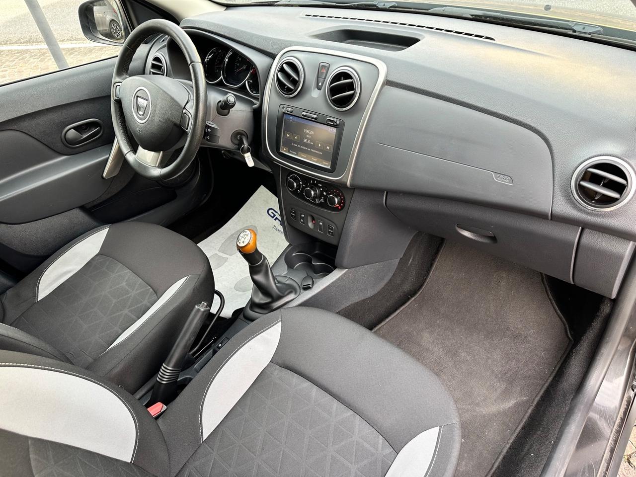 Dacia Sandero Stepway - 1.0Bz 90CV 5P - Neopatentati